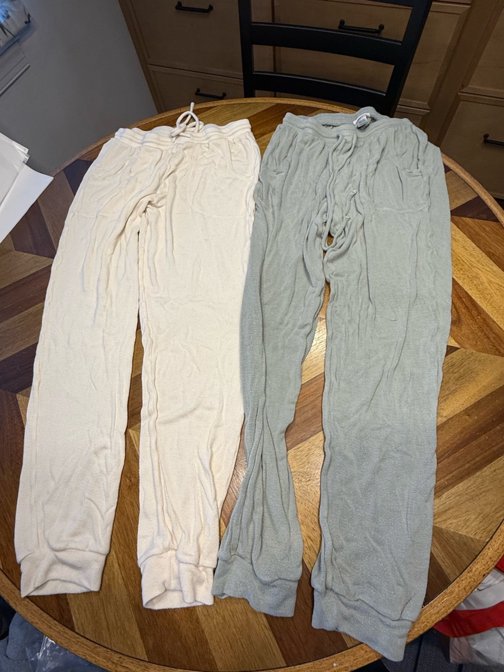 Eberjey women’s lounge pants pajama Bottoms in Sage Green and Cream 2 pair small